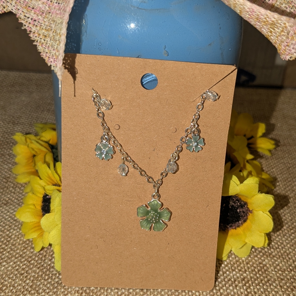Elegant Silver and Green Floral Necklace Set